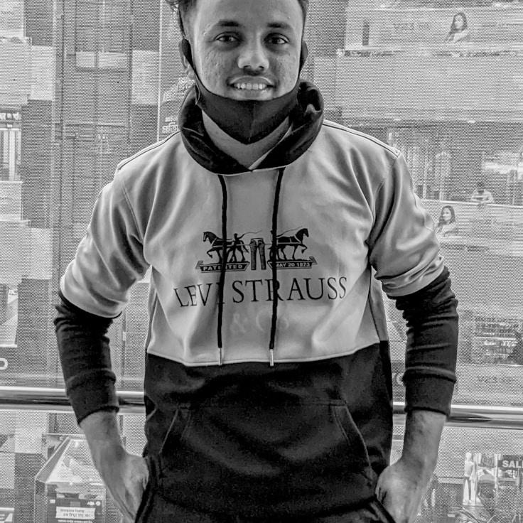 Portrait of Luca Moretti, community mentor and Italian cuisine specialist